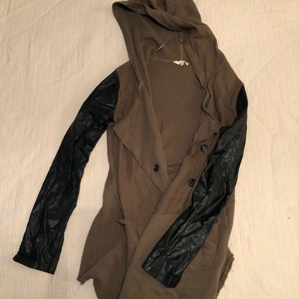 Light Casual Olive Jacket w/ Faux Leather Sleeves